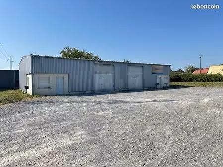 local + bureau 150 m2 avec parking