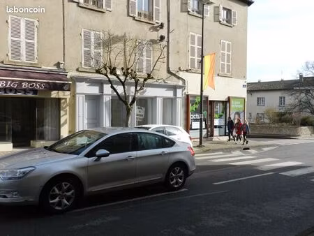 local commerciale grande vitrine