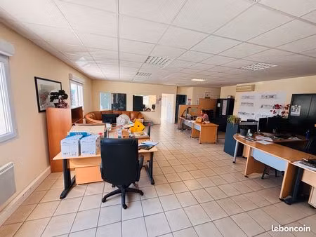 local professionnel ou commercial de 95 m2