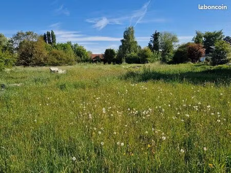 terrain 666 m² coutiches