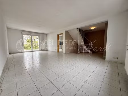 à vendre – maison mitoyenne 109 m² – proche de toutes comm