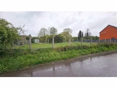 terrain à bâtir de 4 ares 22  21 mètres de façade