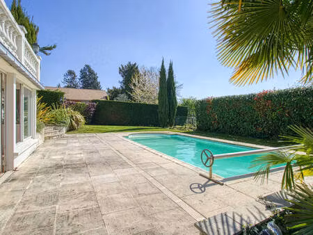 magnifique villa 4/5 chambres  piscine  vue dégagée au calme absolu