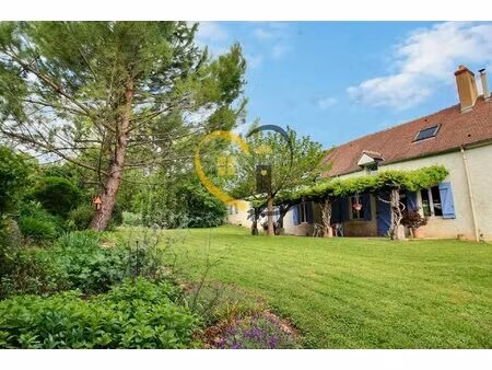 longère 6 chambres - 1 4ha avec rivière