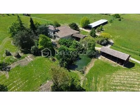 corps de ferme de 160 m² à saint-pierre-sur-dropt