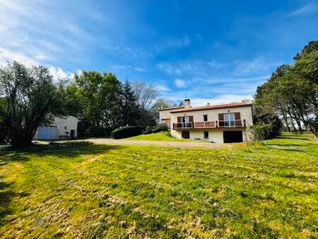 vente maison 6 pièces 220 m² saint-martin-de-coux (17360)