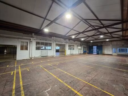 magazijn met kantoren te huur