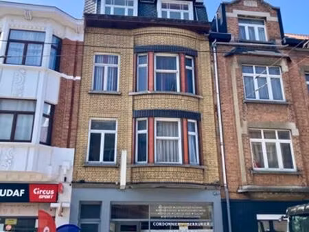 immeuble de rapport  commerce + 2 app  urbanisme ok !