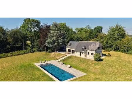 maison avec piscine en bord de mer glanville (14)