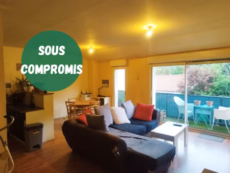 appartement avec balcon  2 chambres à bourg-argental