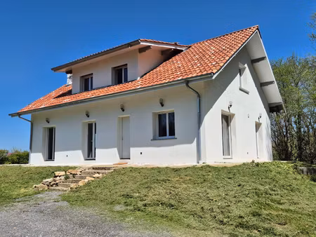 villa t6 de 160 m2  biaudos
