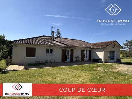 maison de plain-pied avec piscine  garage et vaste terrain arboré