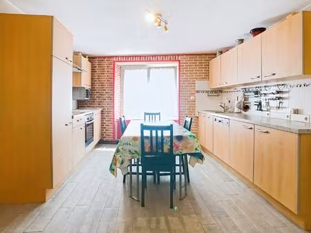 maison 7 pièces 163m²