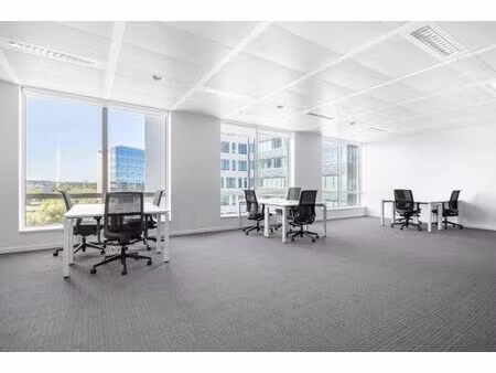 espace de bureau privé pour 5 personnes à regus west basilix
