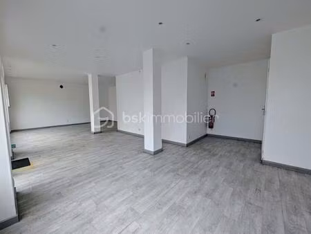 local commercial de 61 m² à plumergat