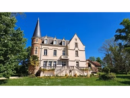 château de style renaissance avec parc de 5 22 ha et dépendances