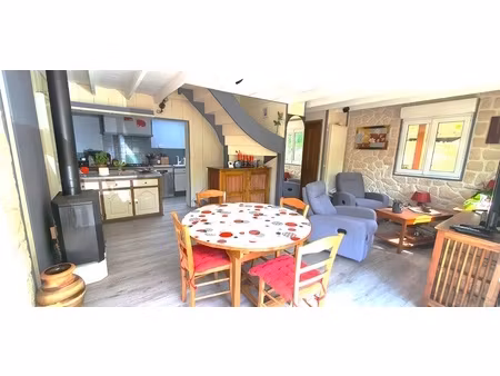 maison 3 pièces - 105 m²