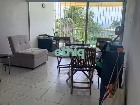 beau t2 - gosier avec petite vue mer