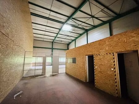 local commercial et industriel de 1200m2