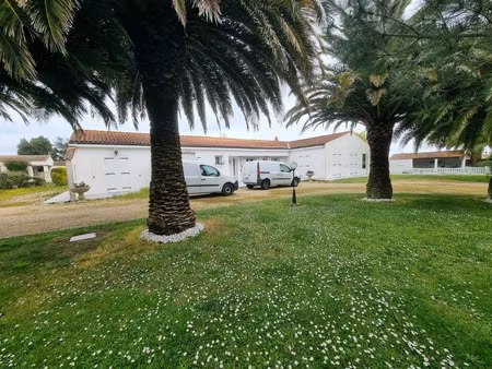 maison à vendre le chateau d'oleron 6 pièce(s) 179m2 1 350 000€