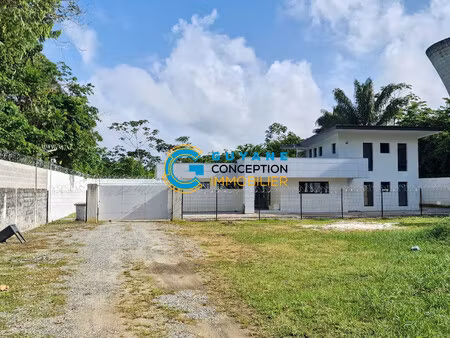 superbe villa de standing avec piscine - st laurent du maroni ?