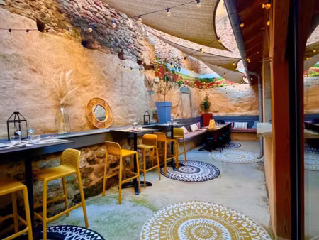 vente local commercial 120m2 saint-affrique 12400 - 40000 € - surface privée