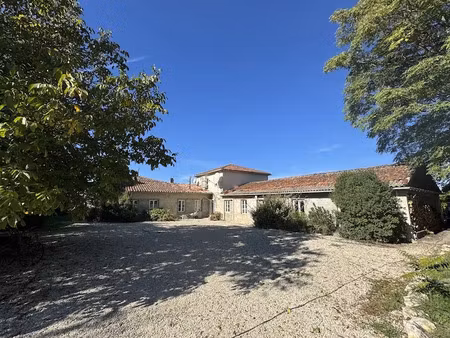 vente maison 10 pièces 370 m² à châtignac (16480)  449 500 €