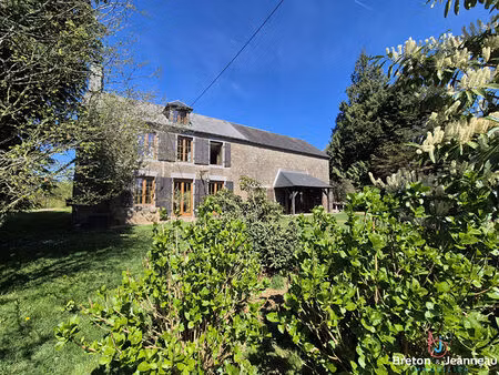 corps de ferme sur 8 hectares secteur domfront