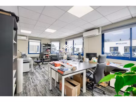 idéal atelier ou stockage avec bureaux