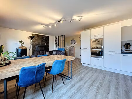 a louer  appartement meublé de 4 pièces en duplex de 82 m²  avec terrasse et cave  sur ann