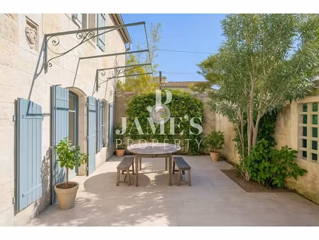 vente maison 5 pièces 158 m² à fontvieille (13990)  825 000 €