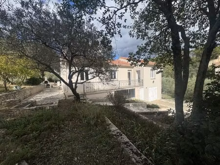 nîmes- villa indépendante avec grand garage.