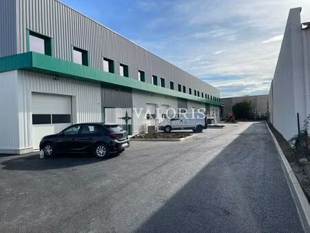 location commerce 154 m² à mions (69780)