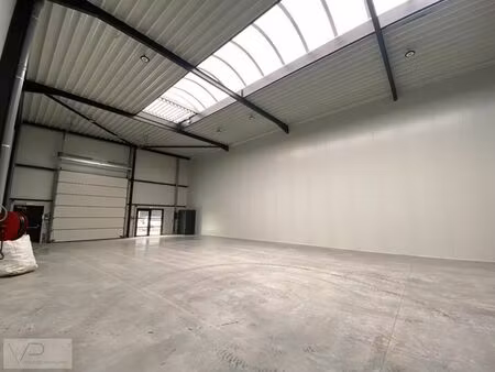 unités pme flambant neuves à louer dans un parc d'activit...