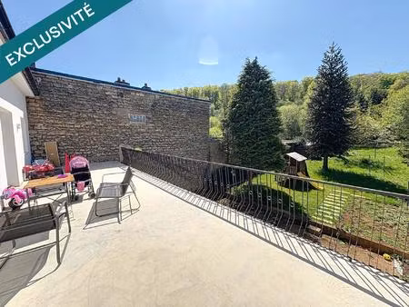 maison spacieuse avec 6 chambres et immense jardin