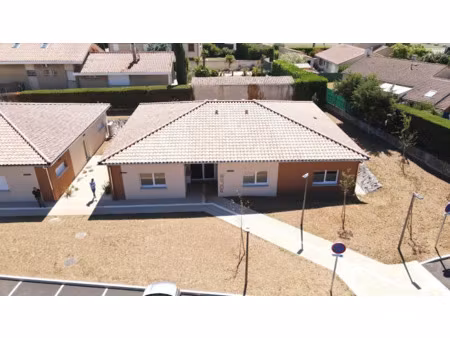 location locaux professionnels 31 m² à saint-marcel-lès-valence (26320)  555 €