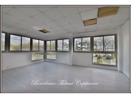 location locaux professionnels 5 pièces 65 m² à trappes (78190)  739 €