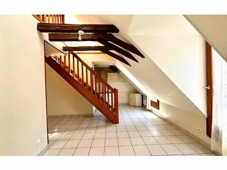 location appartement  54.17 m² t-3 à marcillac-vallon  425 €