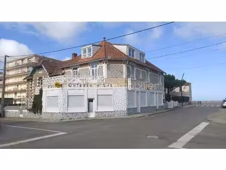 immeuble mixte de 348 m² à saint-michel-chef-chef
