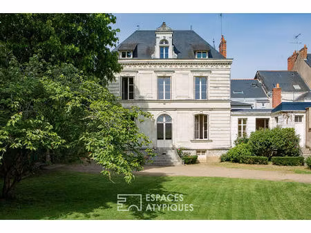 l'incroyable hôtel perrot : élégance du xixe et jardin secret place lafayette