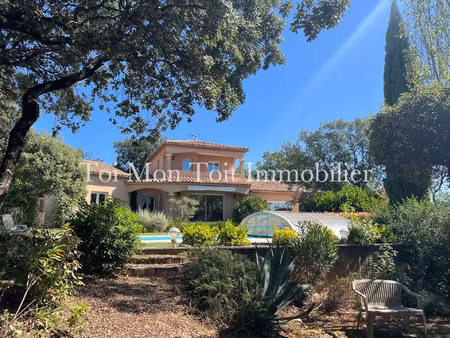 villa familiale f6 avec piscine sur terrain de plus de 3200