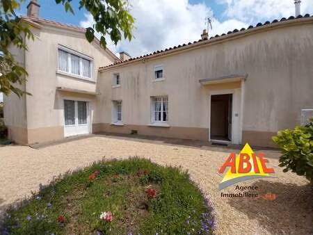 vente maison à saint-pompain (79160) : à vendre / 103m² saint-pompain