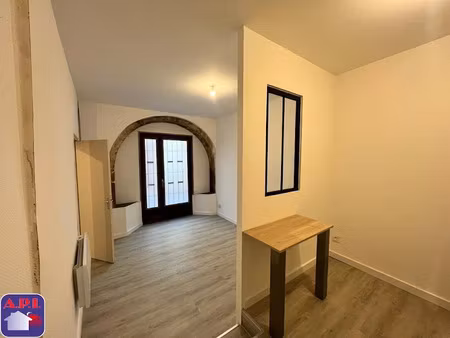 location appartement 2 pièces 25 m² à tarascon-sur-ariege (09400)  395 €