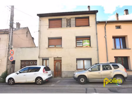 proche gare maison de ville avec garage.