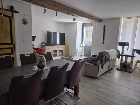 à vendre maison familiale de 180 m2 avec cour  dépendance