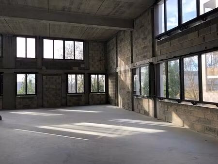 location local d'activités bordeaux 2 835 m²