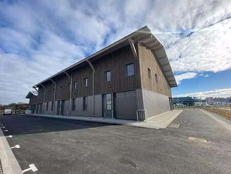 location local d'activités le haillan 1 311 m²