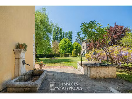 maison forte du xiième face au vercors et son parc arboré