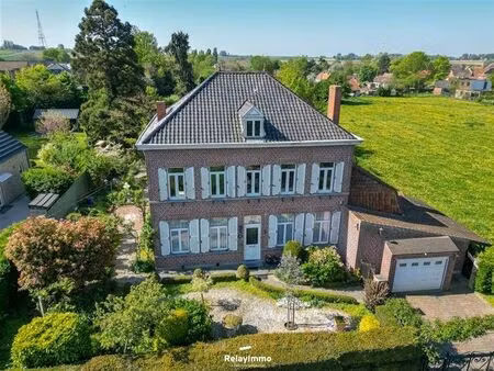 superbe maison bourgeoise de 370m2 à la frontière !
