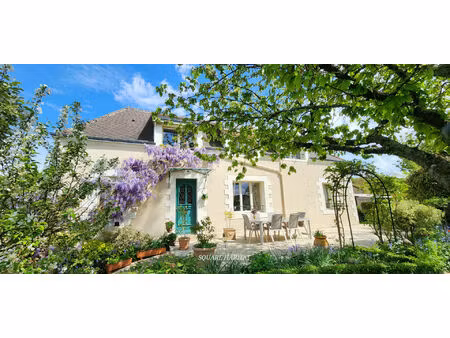 maison ancienne dans charmant village